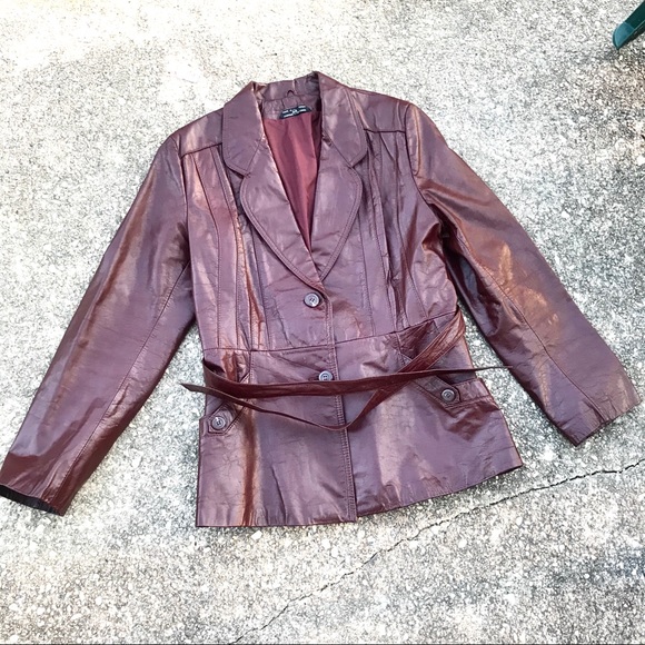 SOLD🦋 Vintage 1970s Burgundy Leather Jacket - Picture 3 of 7